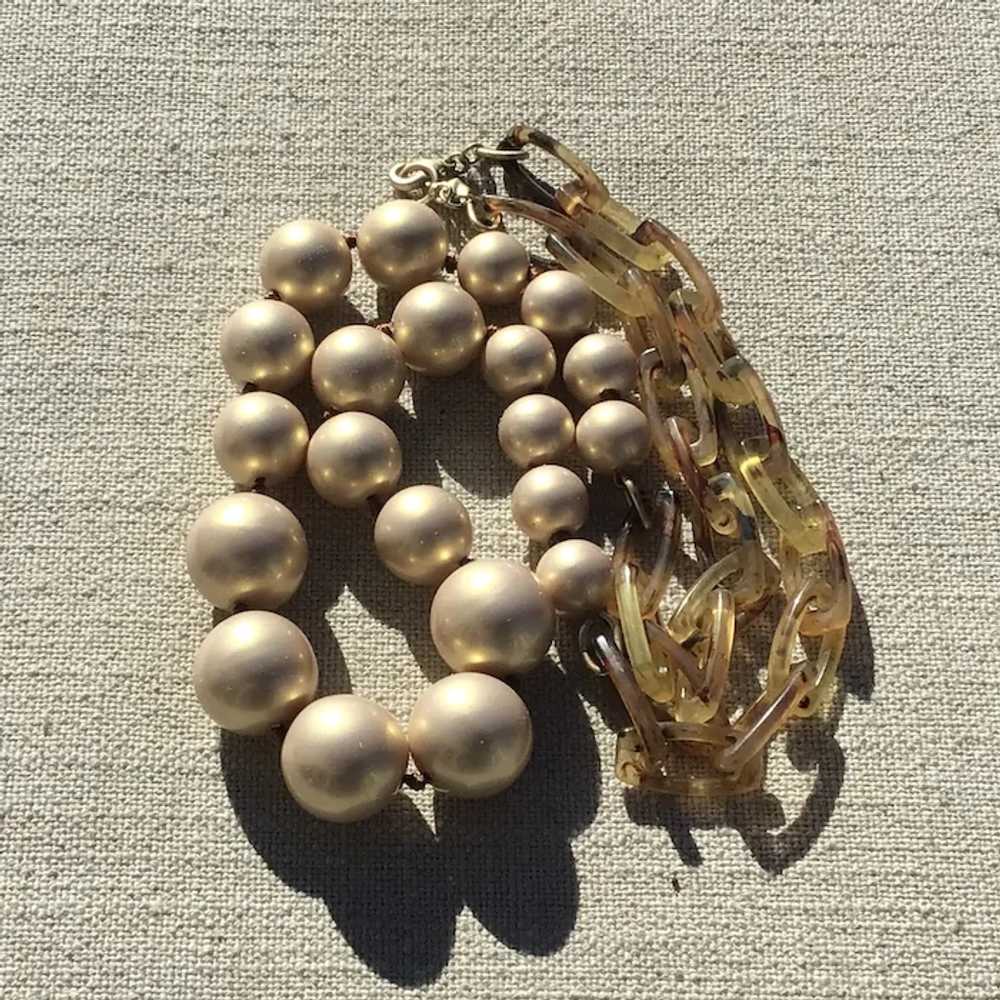 Carolee Gold Tone Faux Pearl Faux Tortise Shell N… - image 3