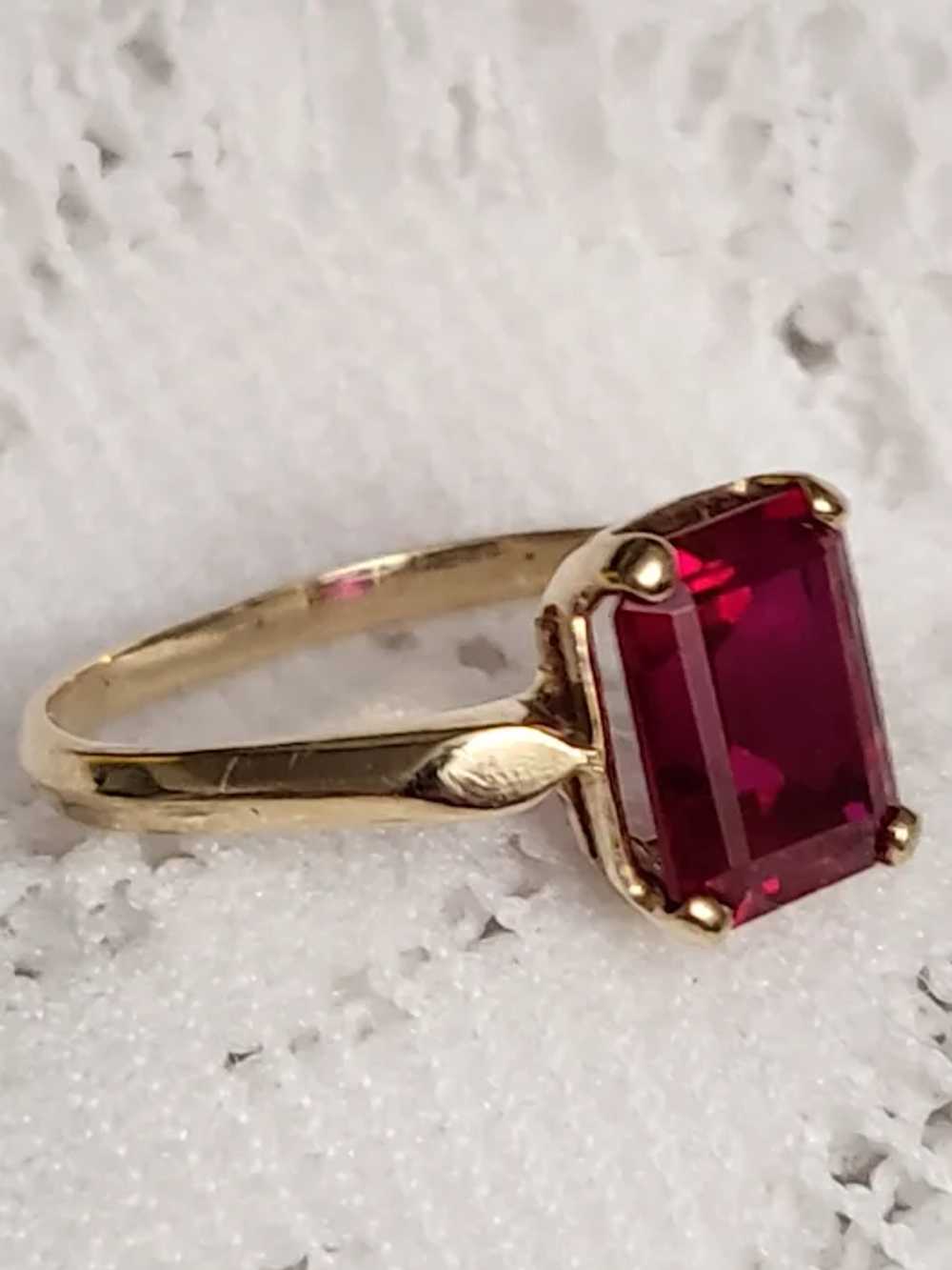 10K Gold Emerald Cut Ruby Ring 1.15CT Size 6.75 - image 2