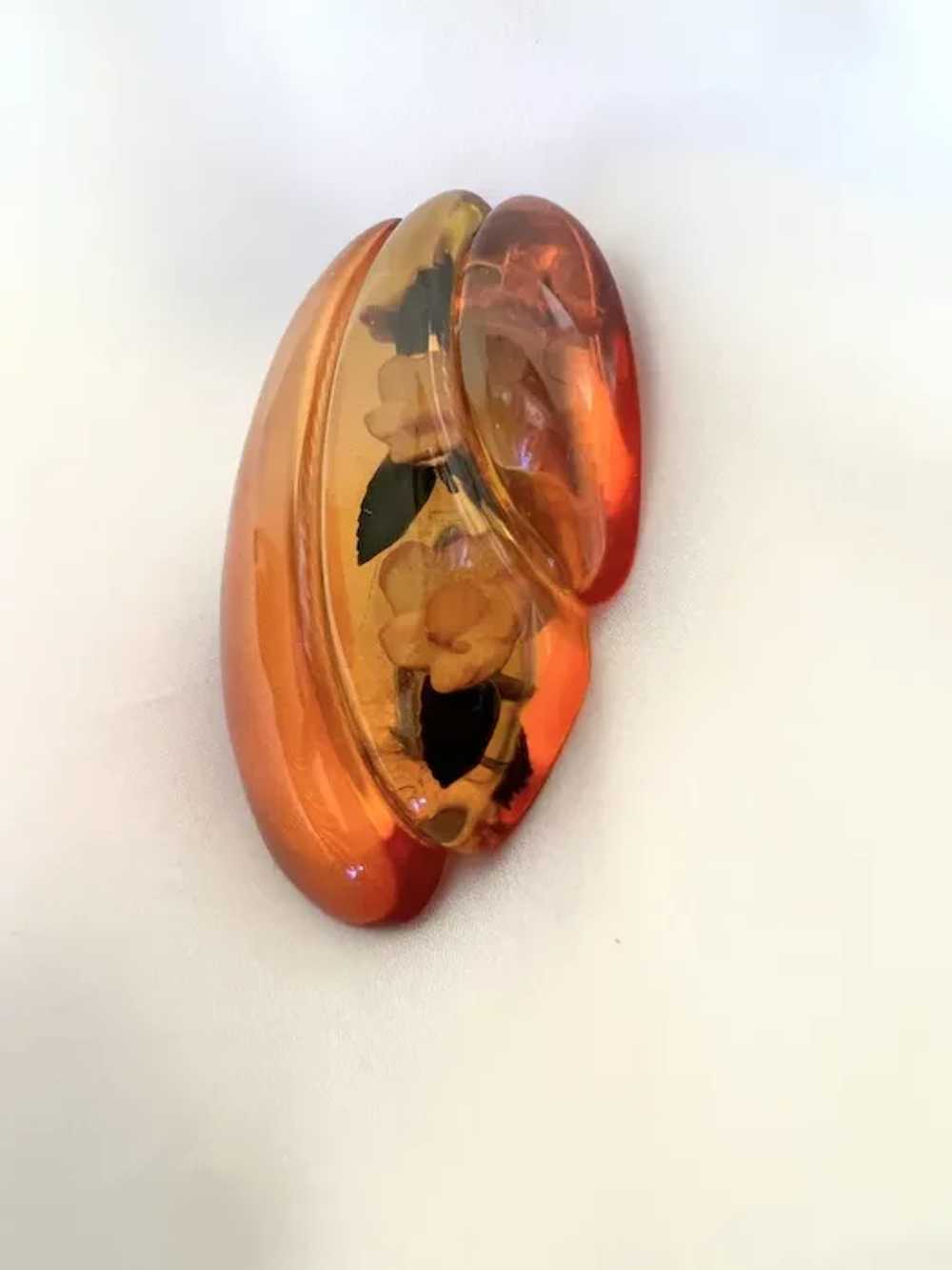 Bakelite Dress Clip Reverse Carved Applejuice Art… - image 6