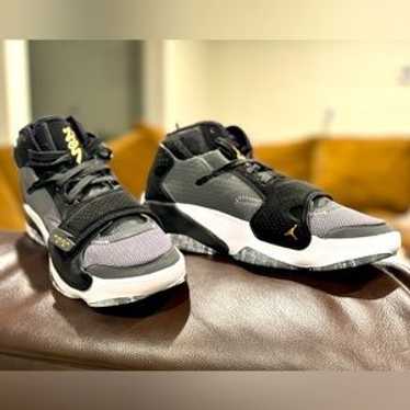 ナイキ NIKE Jordan ZION 2 black/photon dust Jordan Zion 2 Colorways - 13 Styles