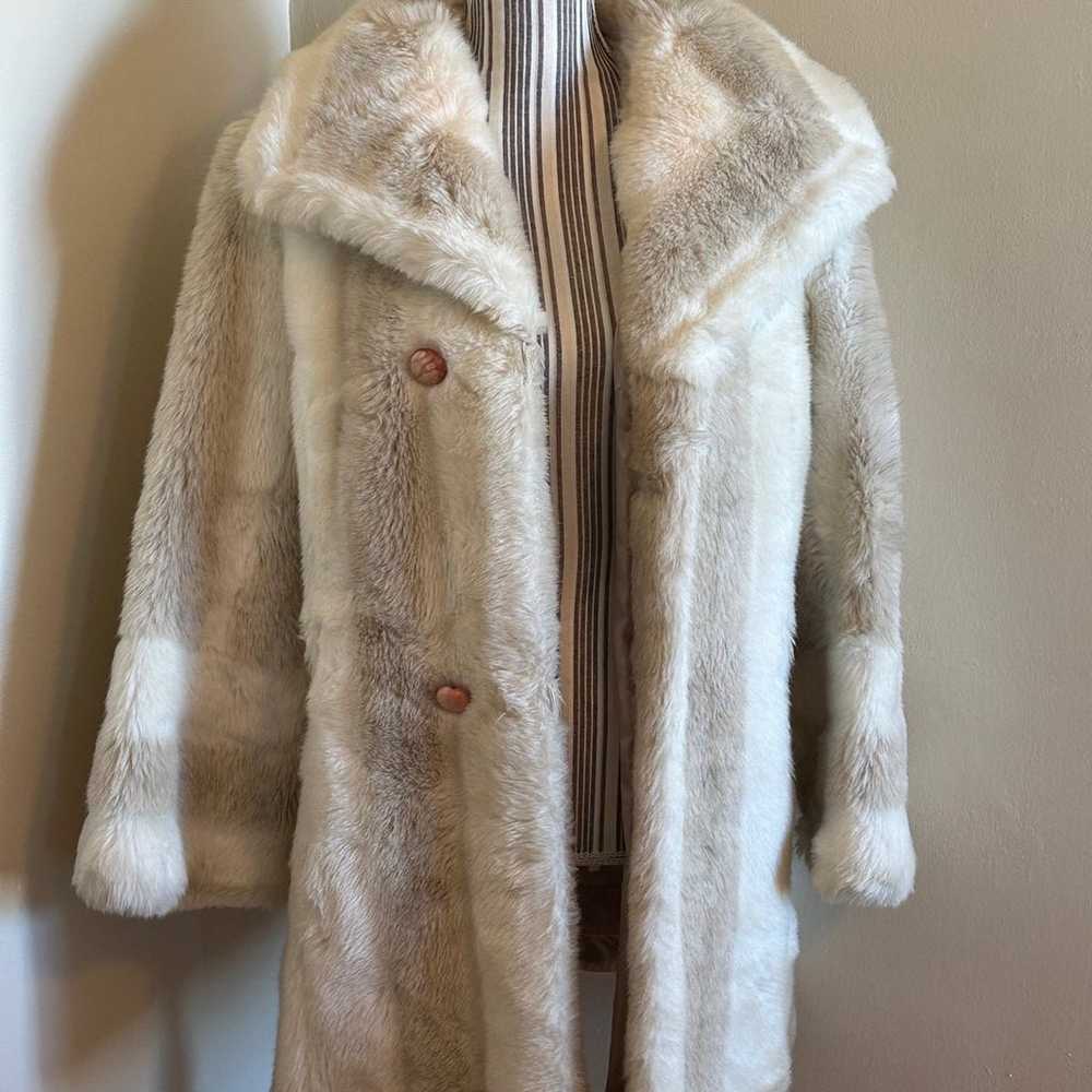 ILGWU Union Made fur coat - image 2