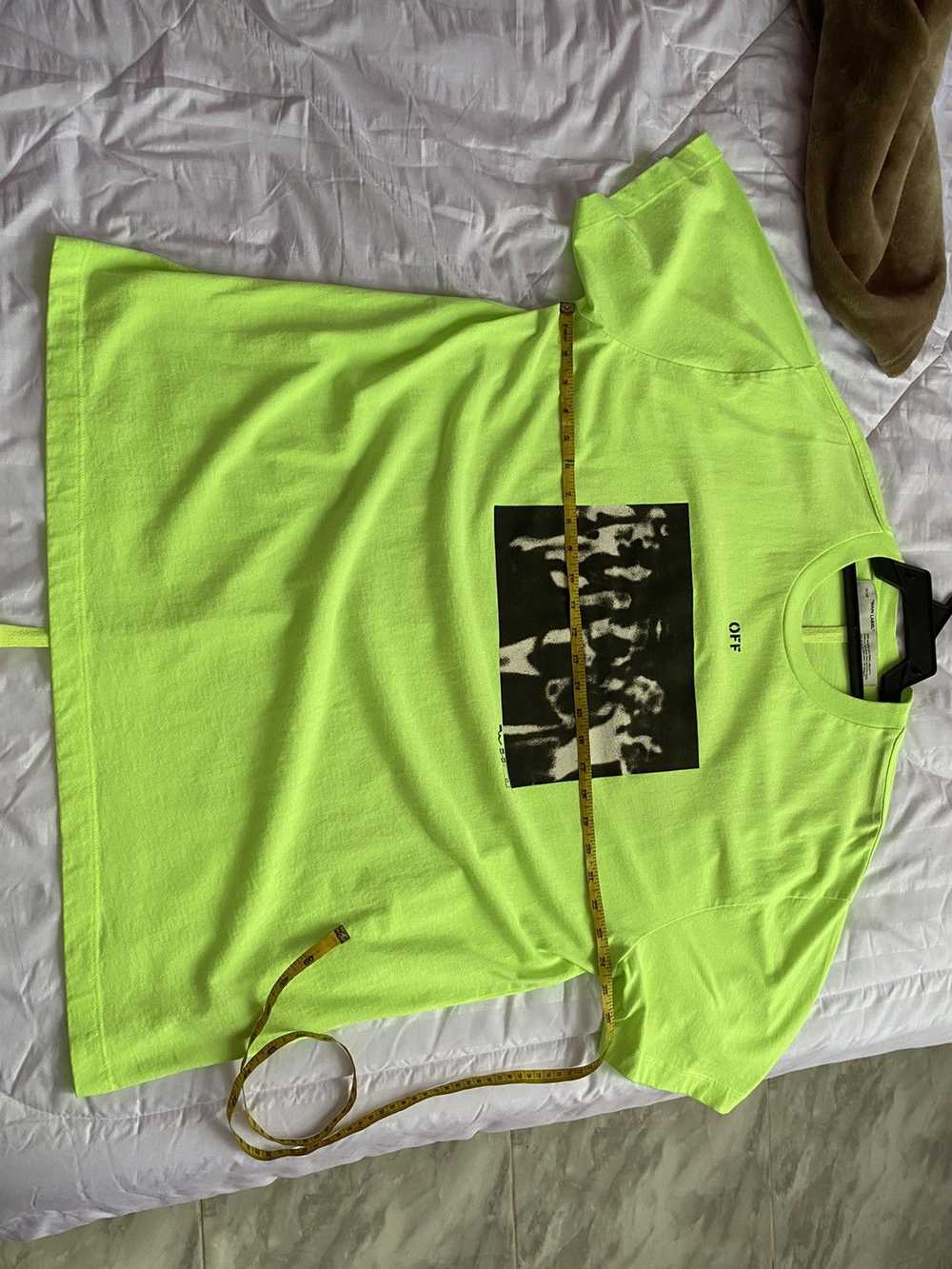Off-White off-white green spray paint t-shirt - image 5