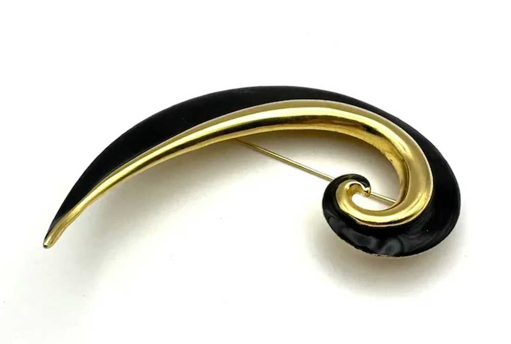 Black Enamel on Goldtone Brooch with a Pretty Swi… - image 3