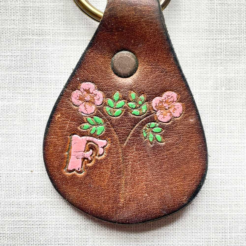 Vintage 60s/70s Tooled/Painted Leather Key Fob, H… - image 2