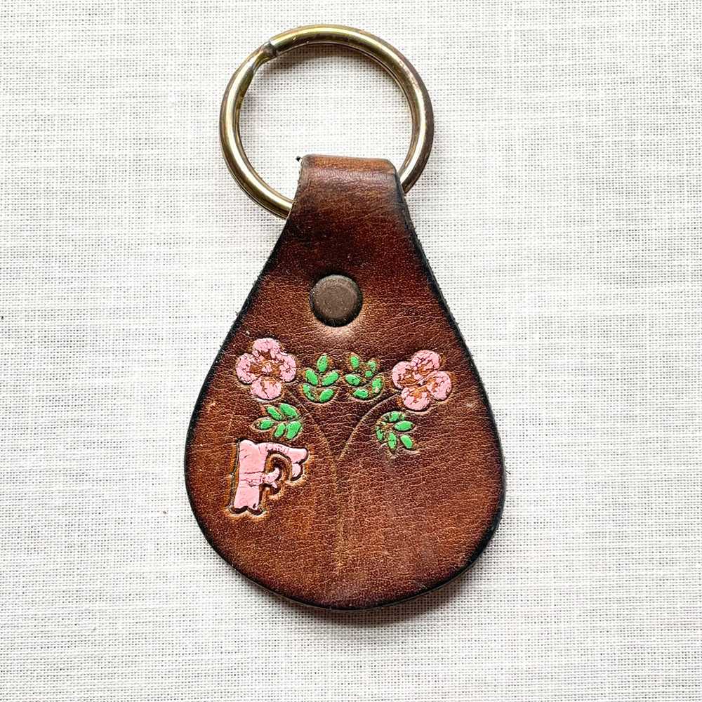 Vintage 60s/70s Tooled/Painted Leather Key Fob, H… - image 3