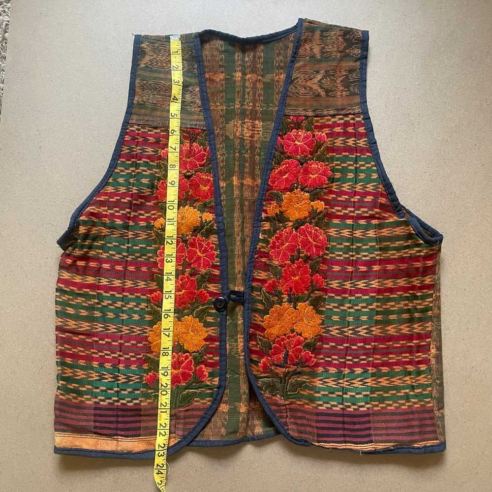 Vintage Floral Embroidered Vest - image 2