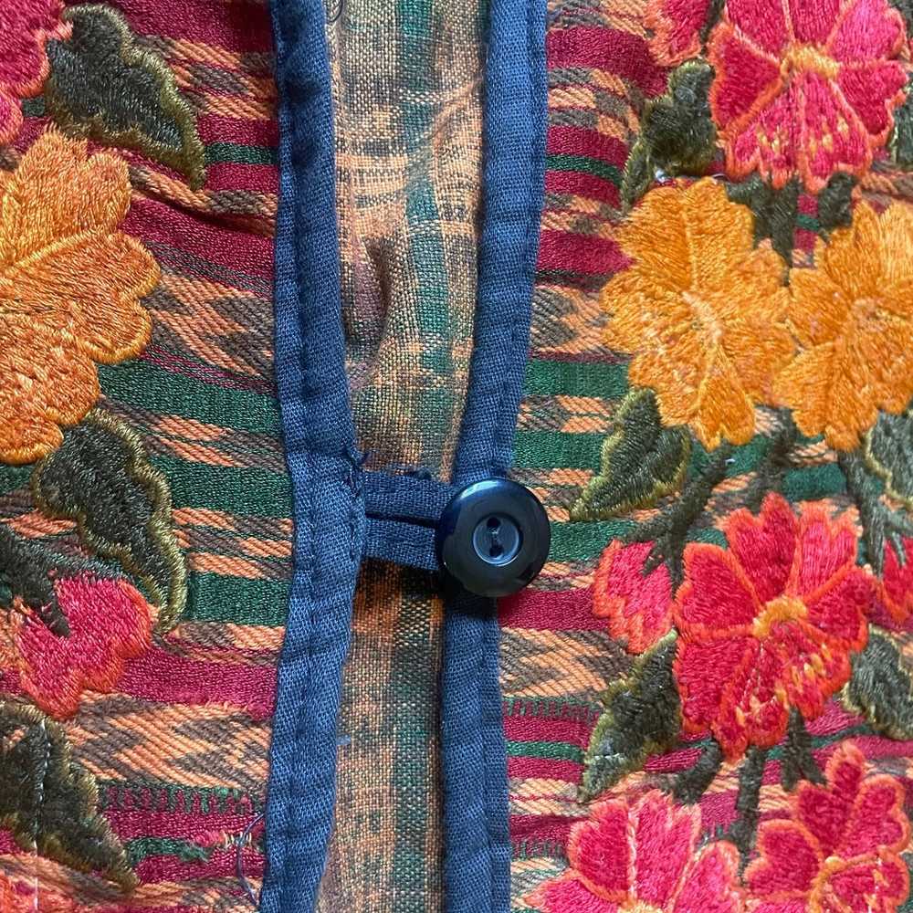 Vintage Floral Embroidered Vest - image 6