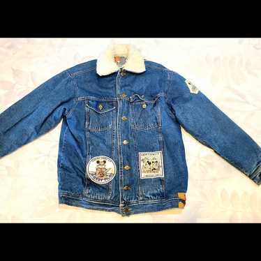 https://img.gem.app/889602975/1t/1701333495/vintage-90s-american-wear-disney-denim-jacket-w.jpg