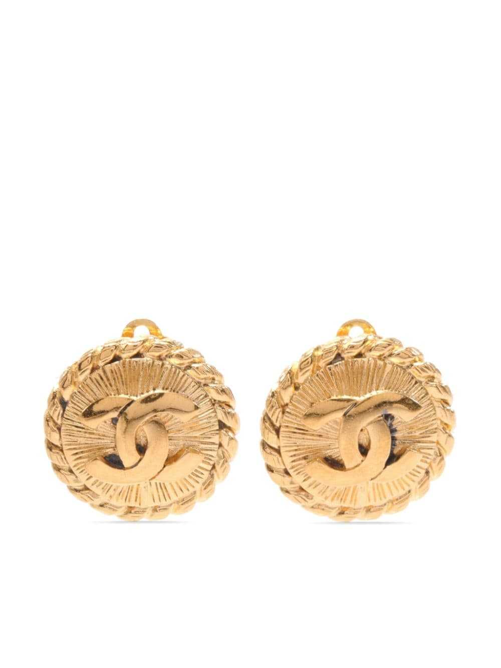 CHANEL Pre-Owned 1986-1988 CC button clip-on earr… - image 1