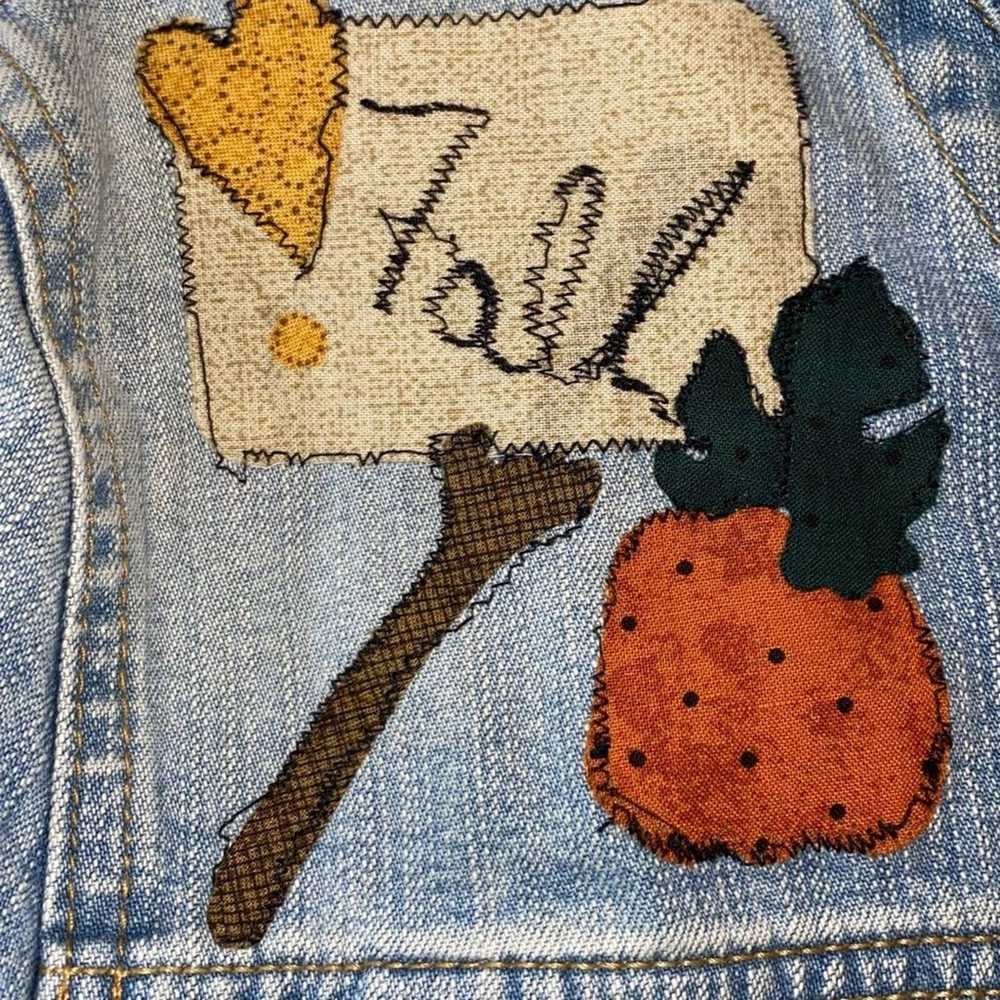 VTG Gap Button Down Jean Jacket with Fall Designs - image 3