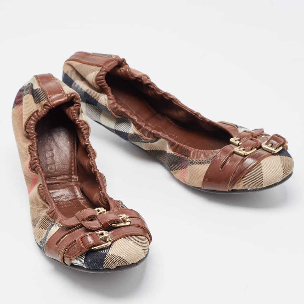 Burberry Leather flats - image 3