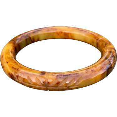 Carved Mottled Butterscotch Bakelite Bangle Brace… - image 1