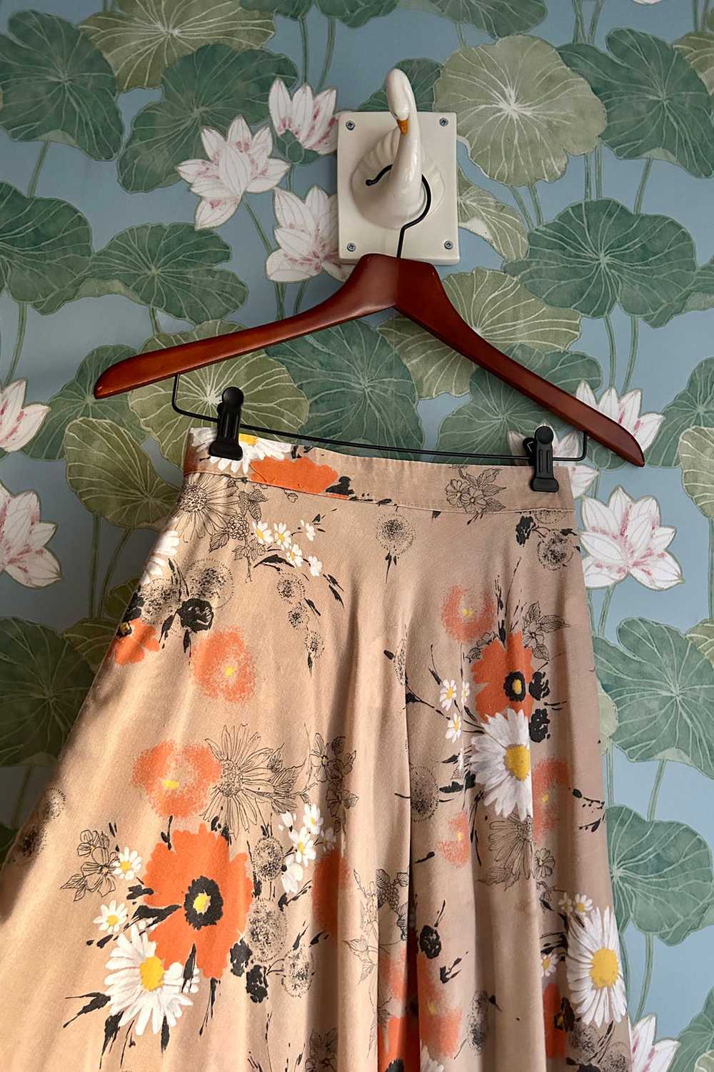 Tan Floral Skirt, 25W - image 2