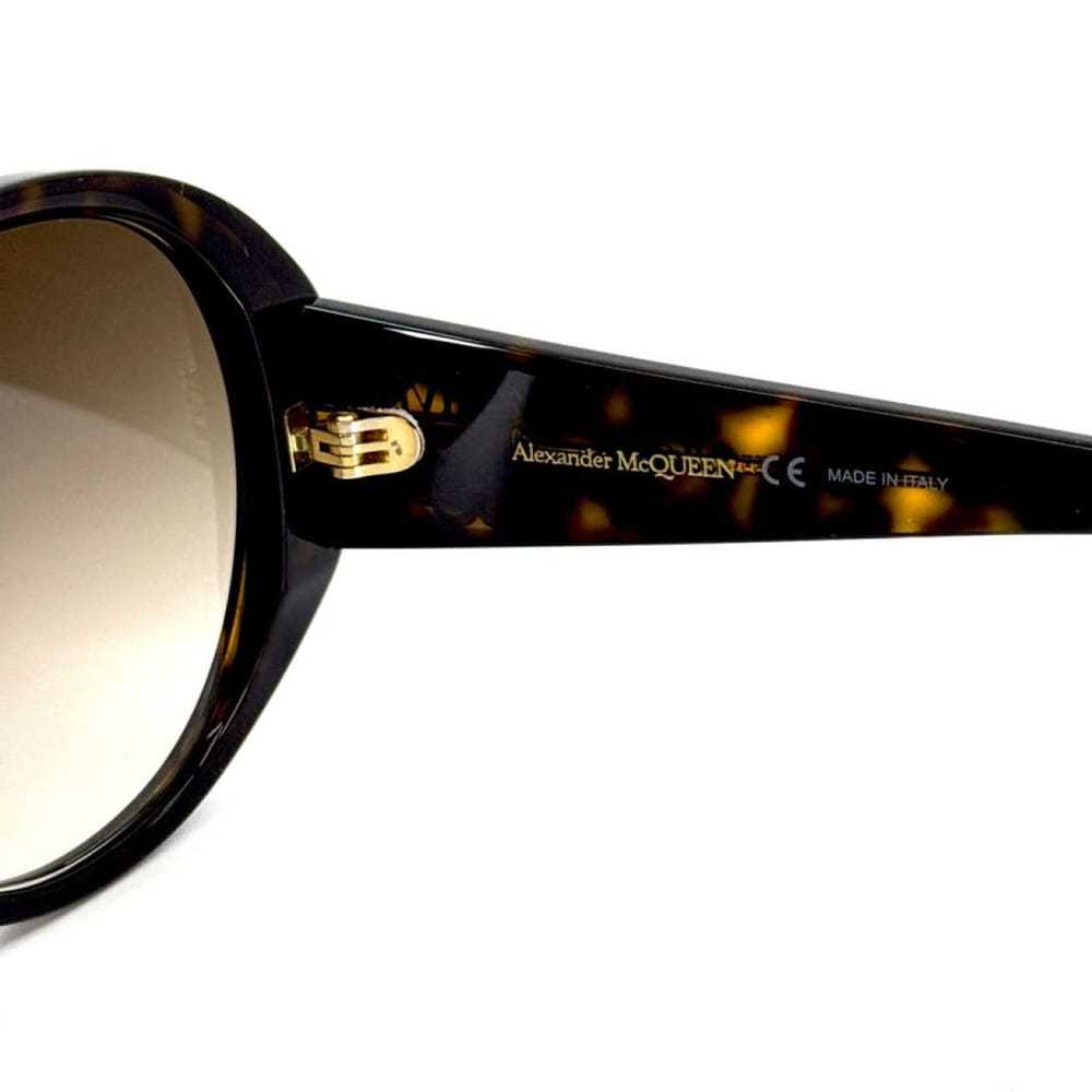 Alexander McQueen Oversized sunglasses - image 10