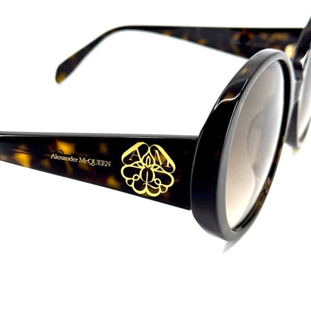 Alexander McQueen Oversized sunglasses - image 7