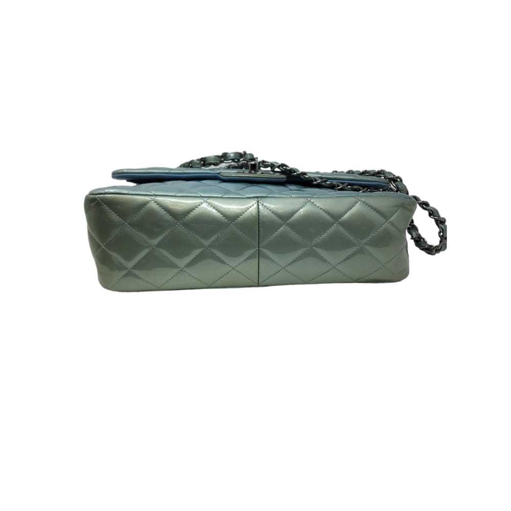 Chanel Timeless/Classique patent leather handbag - image 4