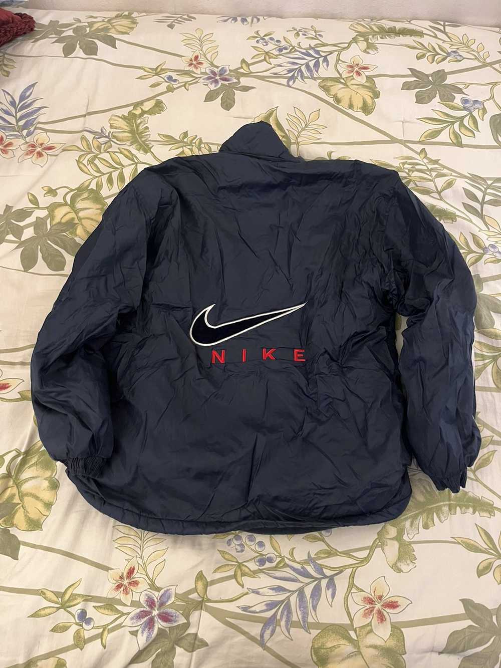 Nike × Vintage 90s Nike puffer navy jacket - image 2