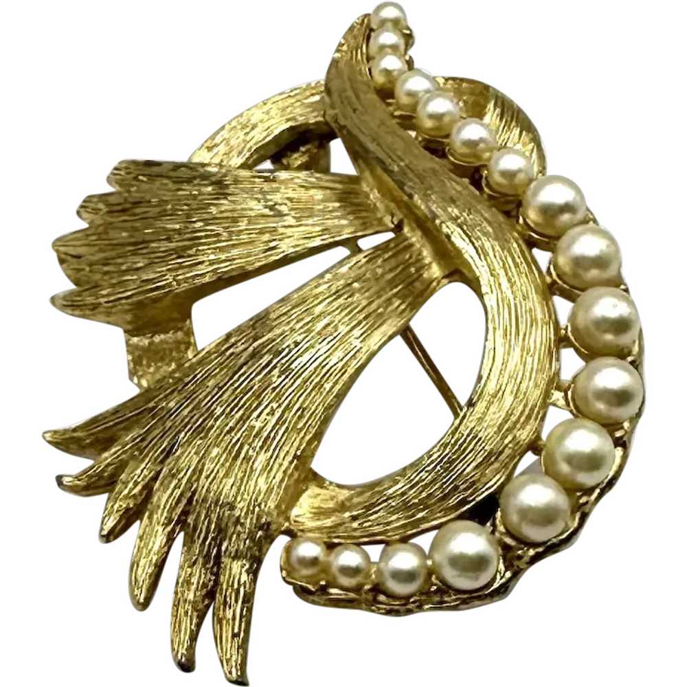 Brushed Goldtone Bow Brooch with Pretty Faux Pear… - image 1