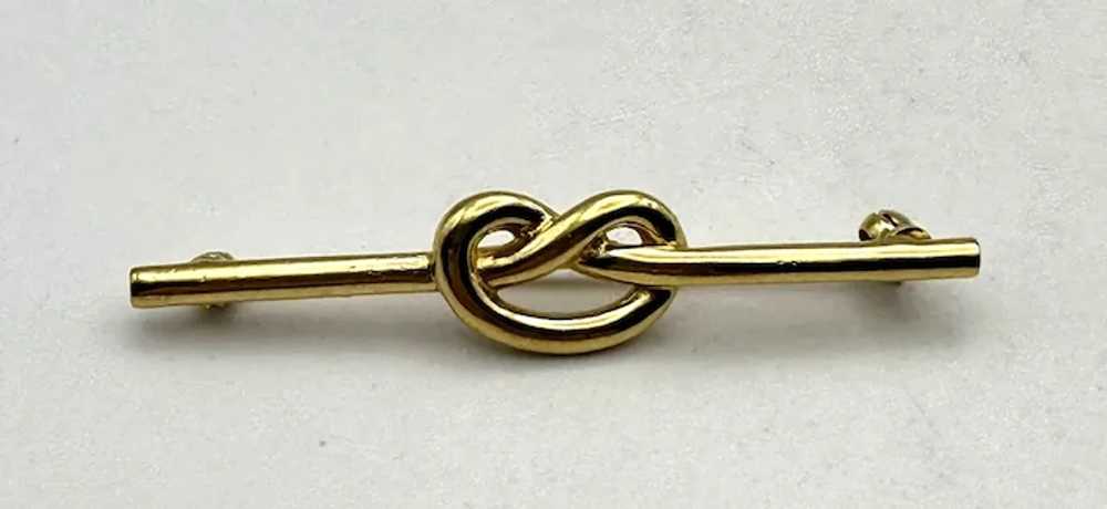 TRIFARI signed Goldtone Knot Bar Pin Brooch - image 3