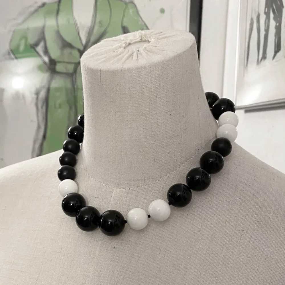 Chunky Asymmetrical White Agate Black Onyx Bead N… - image 5