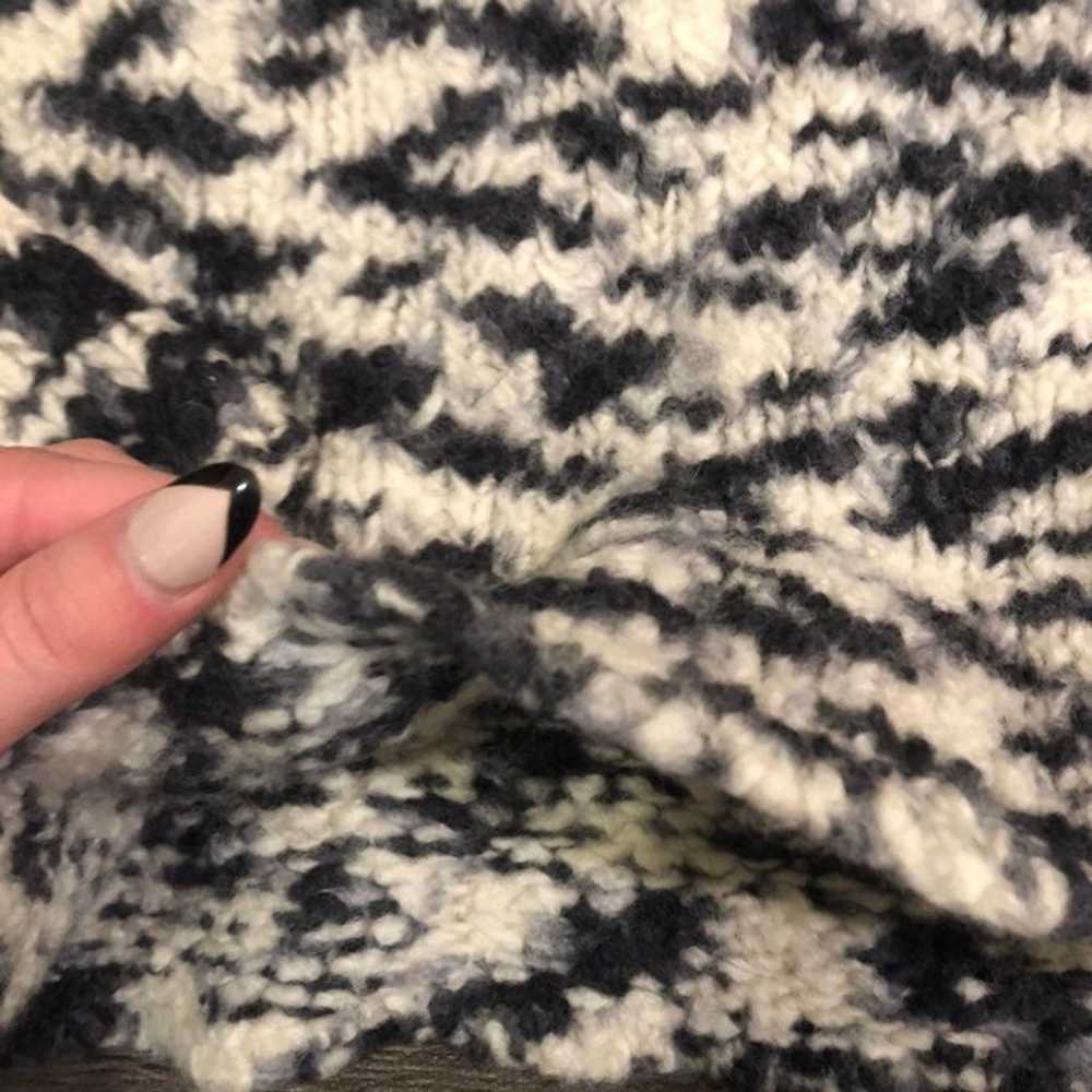 100% Wool Chunky GAP Sweater - image 5