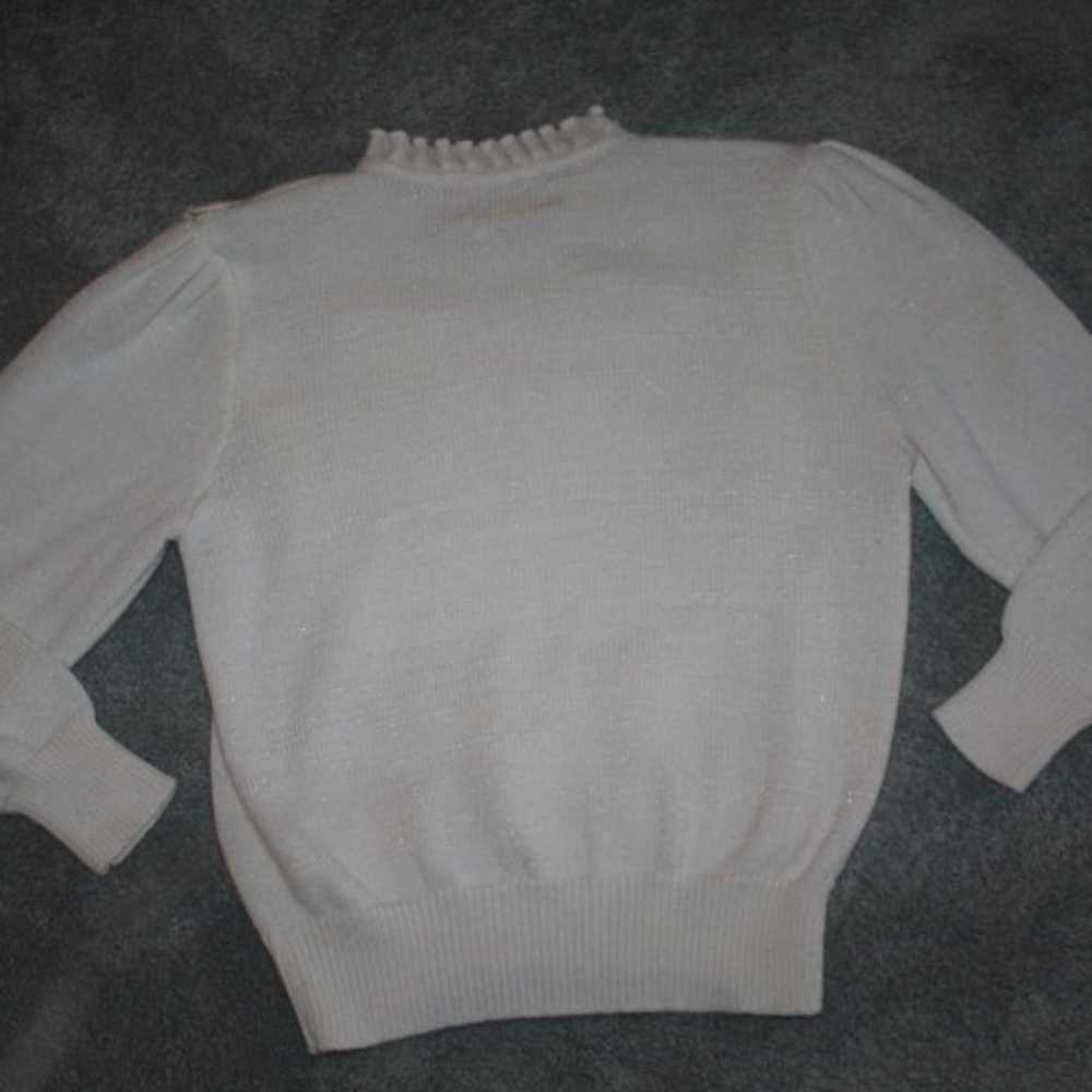 Vntg Sz M Jaclyn Smith White Pearl Sweat - image 2
