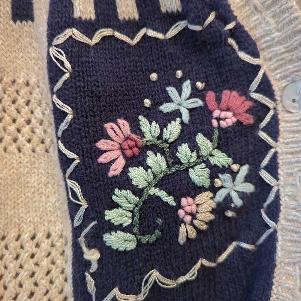 Vintage Jantzen Sweater Vest Hand Embroidered - image 2