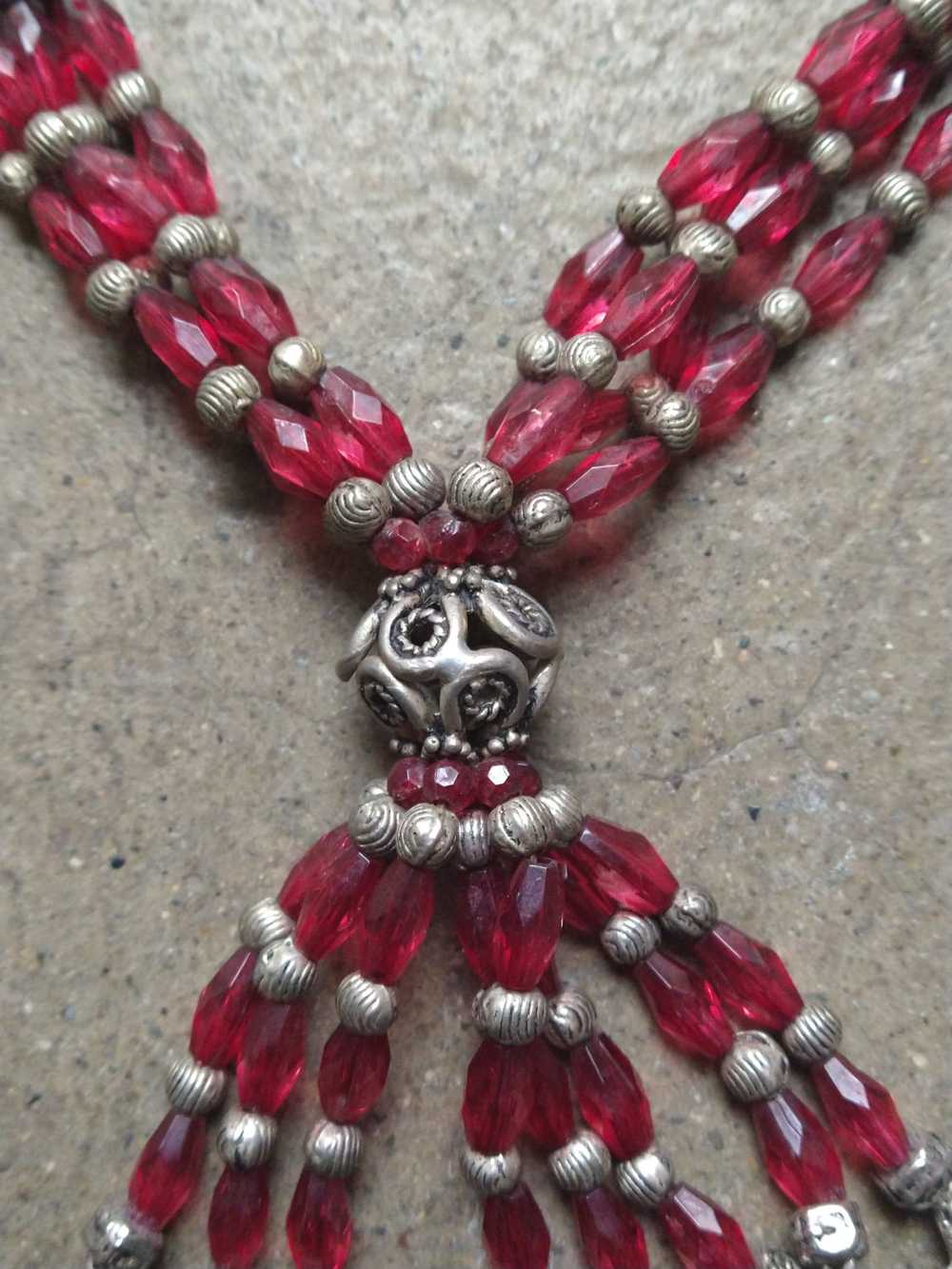 Custom × Jewelry × Vintage Necklace Red Glass Bea… - image 5