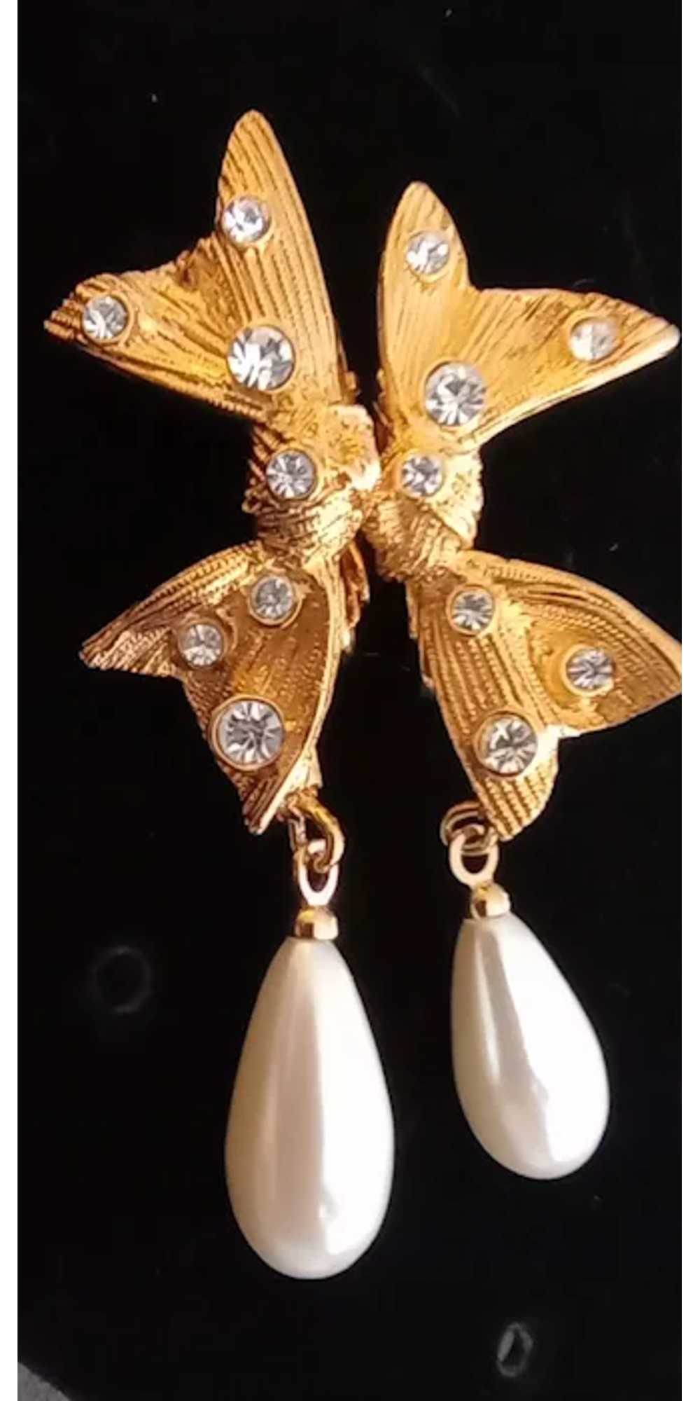 Gorgeous signed Marvella gold tone bow and rhines… - image 2