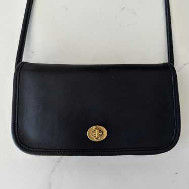 Vintage Coach Dinky Crossbody Bag Immaculate Cond… - image 1