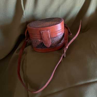 Vintage wicker bucket handbag - image 1