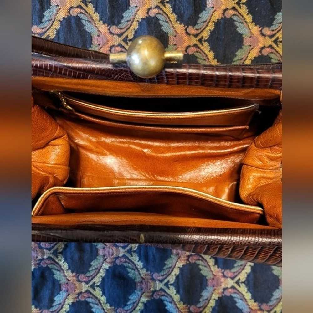 Beautiful 50s Leather Purse - image 11