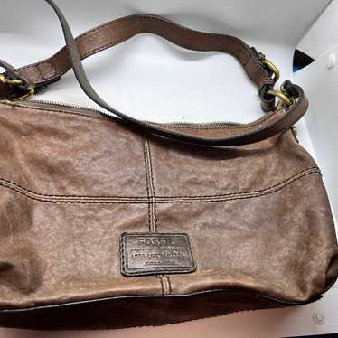 Fossil Vintage Women's Brown Smooth Leather Crossbody Bag Key Logo Charm | Leather  crossbody bag, Leather crossbody, Crossbody bag