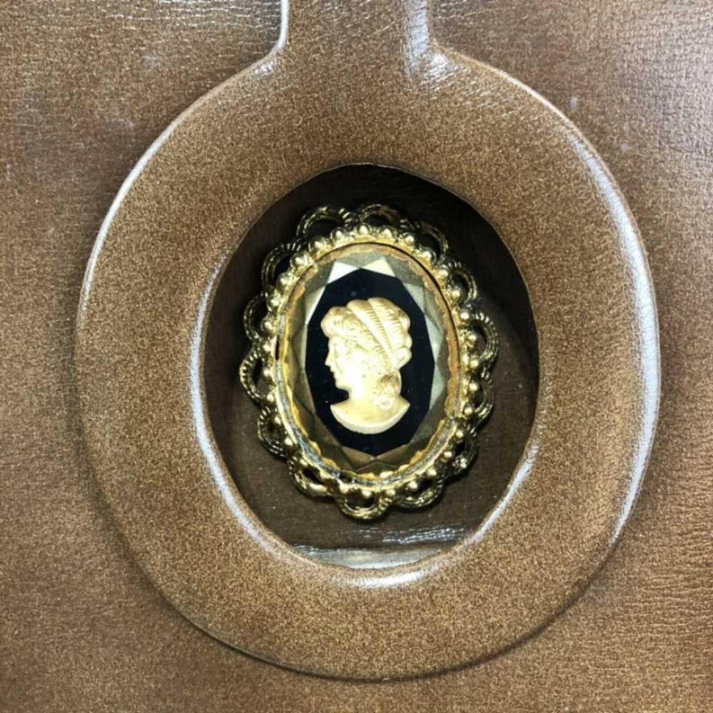 purse vintage brown faux leather cameo - image 10