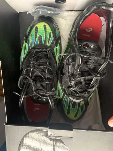 Nike supreme store zoom streak black