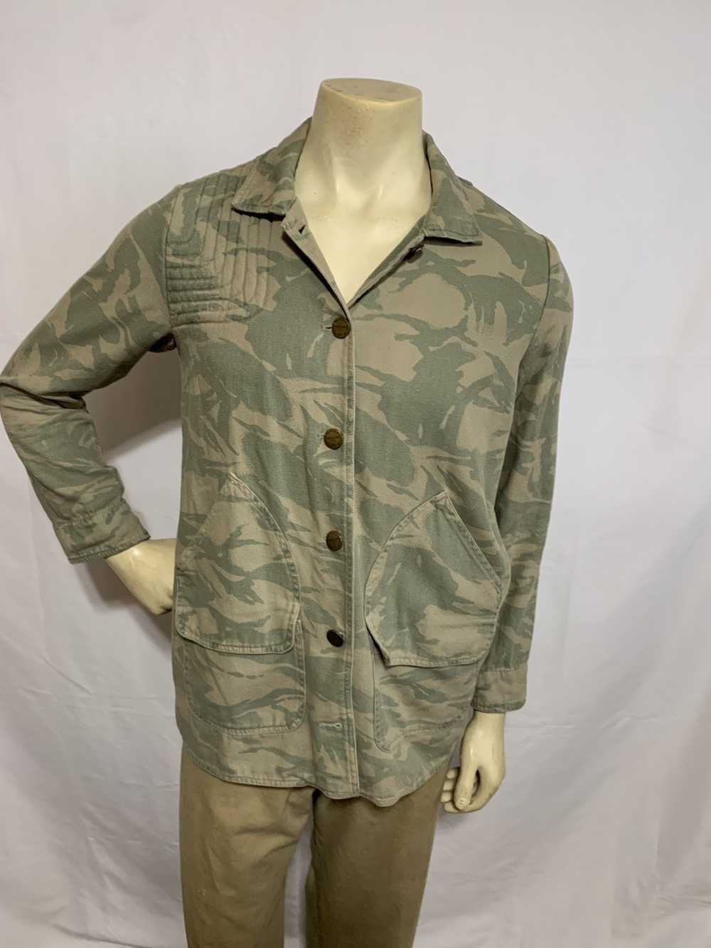 Current Elliott Buttoned Shirt Jacket Camouflage - image 1