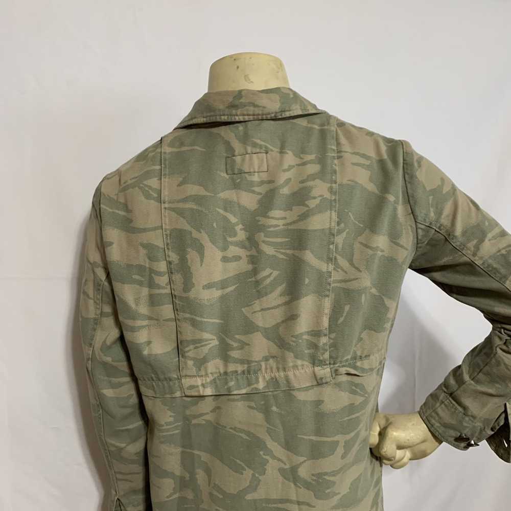 Current Elliott Buttoned Shirt Jacket Camouflage - image 7