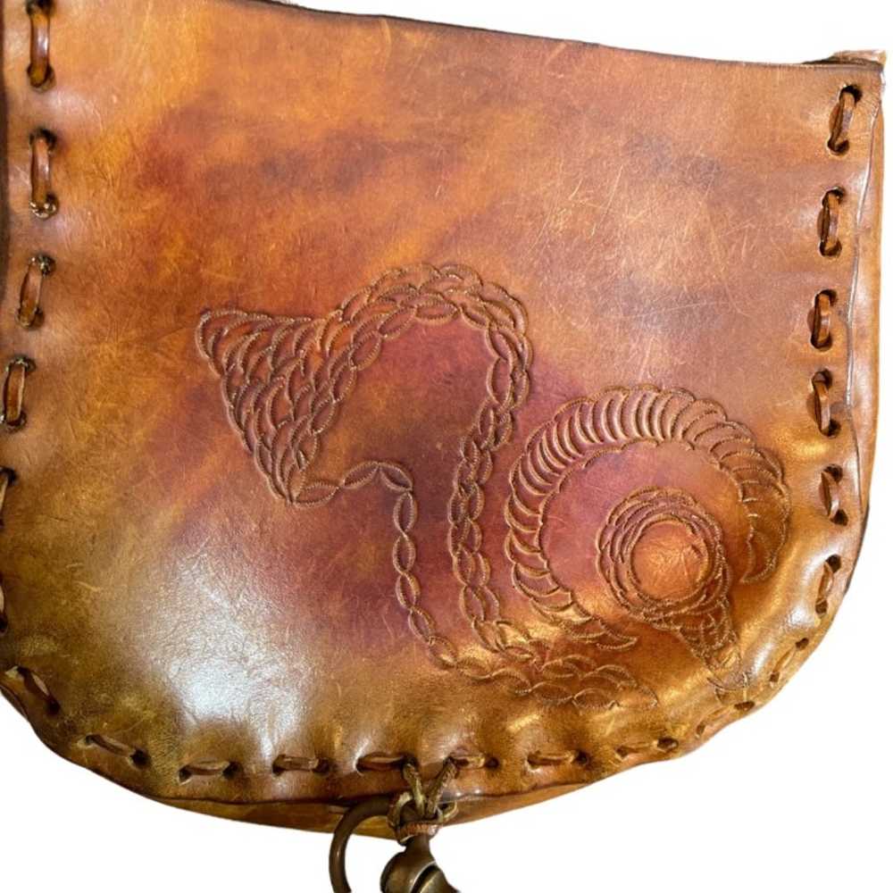 VINTAGE 60's or 70's Tooled & Etched Leather Cros… - image 10