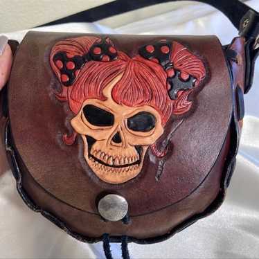 Skull hot sale crossbody purse