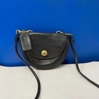 Vintage Coach Black Mini Belt Shoulder hotsell Crossbody Bag (LIKE NEW)