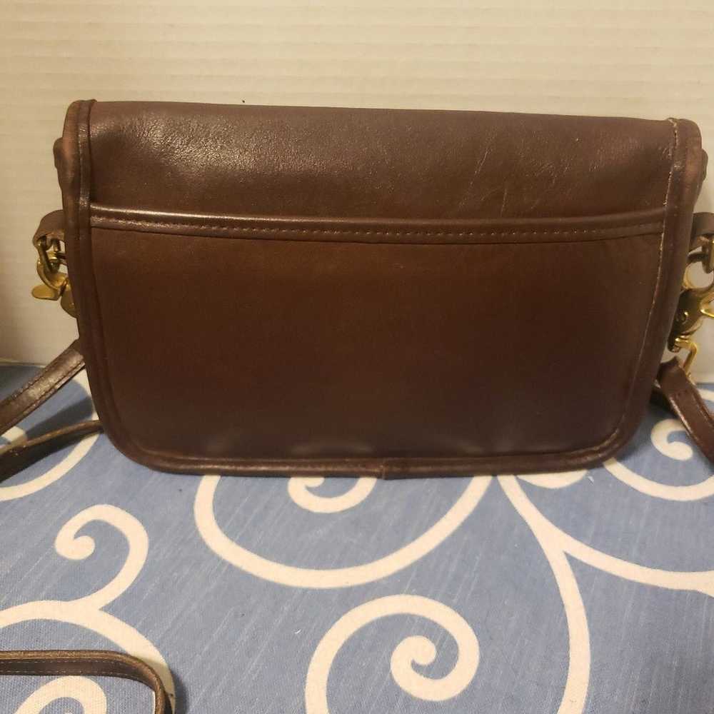 Vintage Coach dark brown leather shoulder bag. - image 3