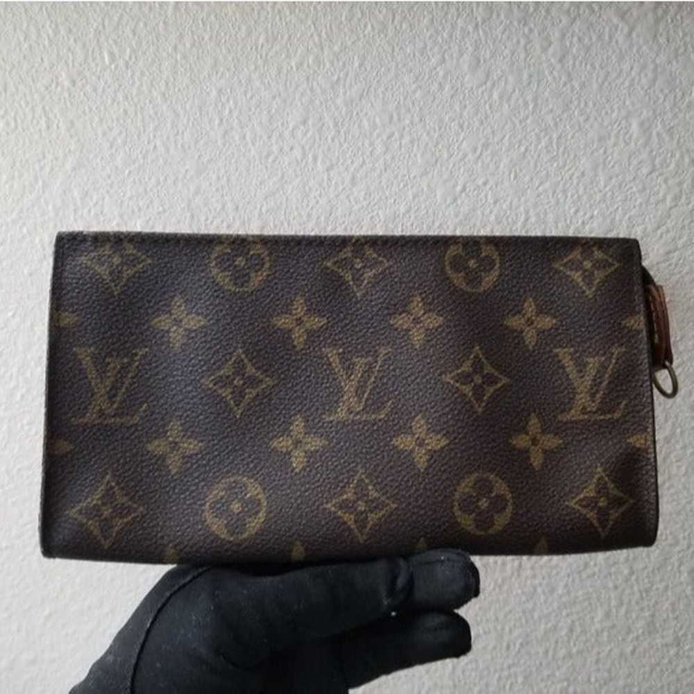 LOUIS VUITTON Classic Signature - image 9