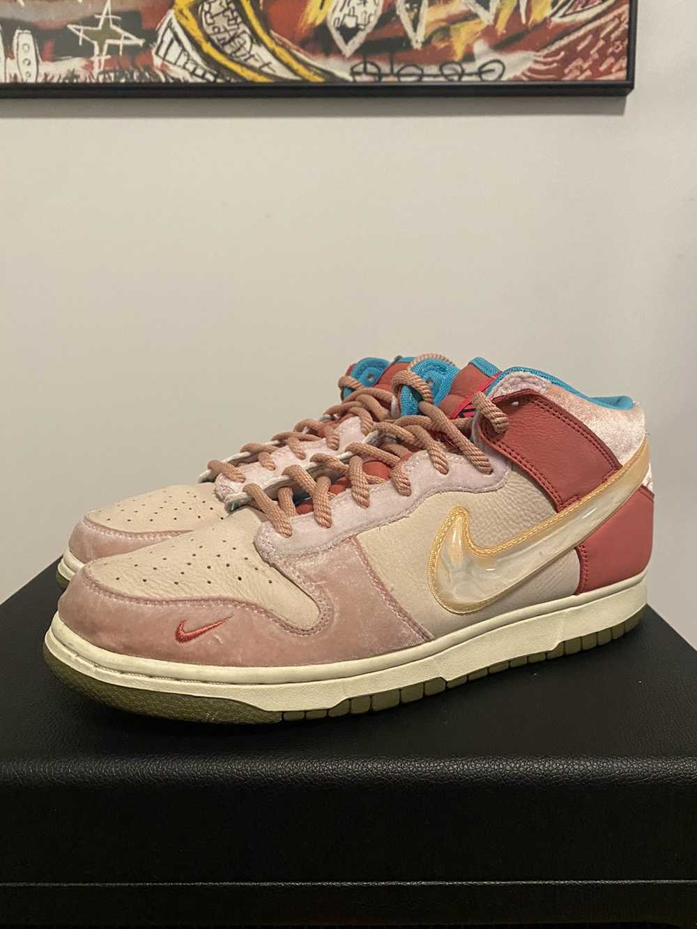 social status nike