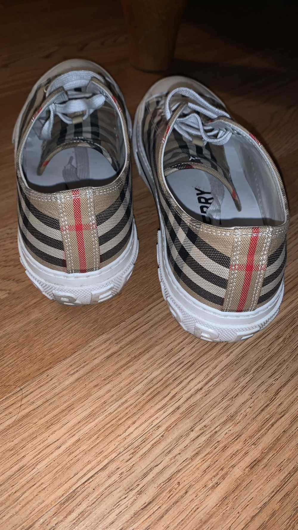 Burberry burberry sneakers low to - image 2