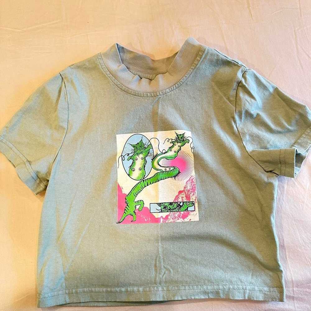 thrifted graphic tee crop top vintage y2k - image 1