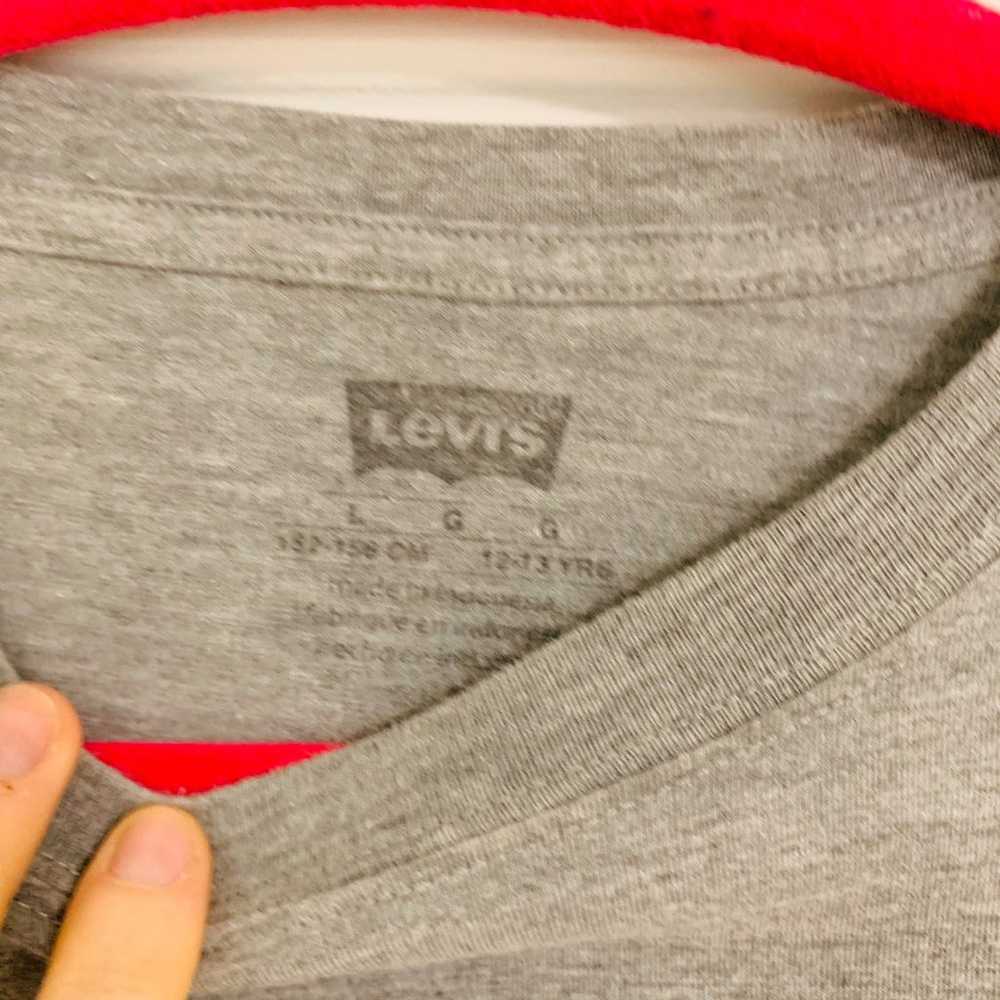 Levi's Gray Box Logo Graphic Tee S - image 2