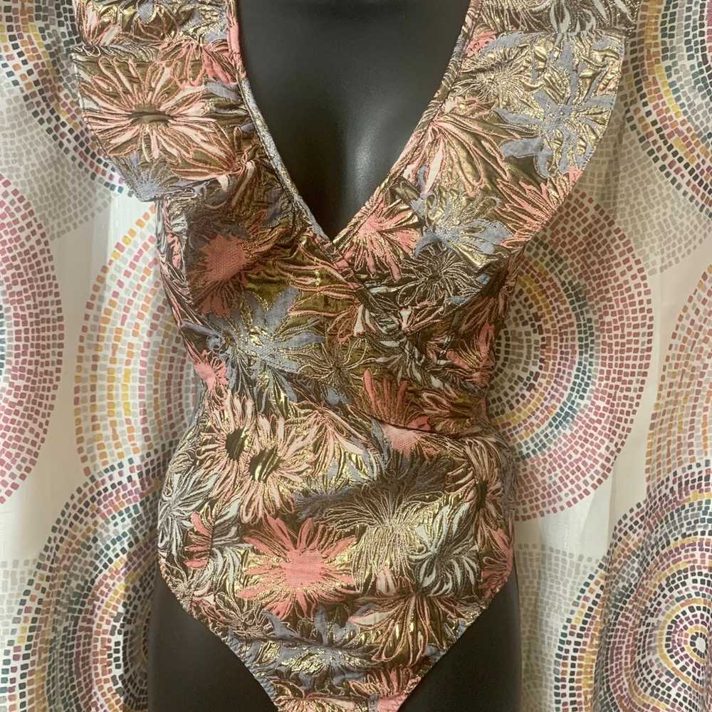 Gold/floral VS bodysuit size small - image 3