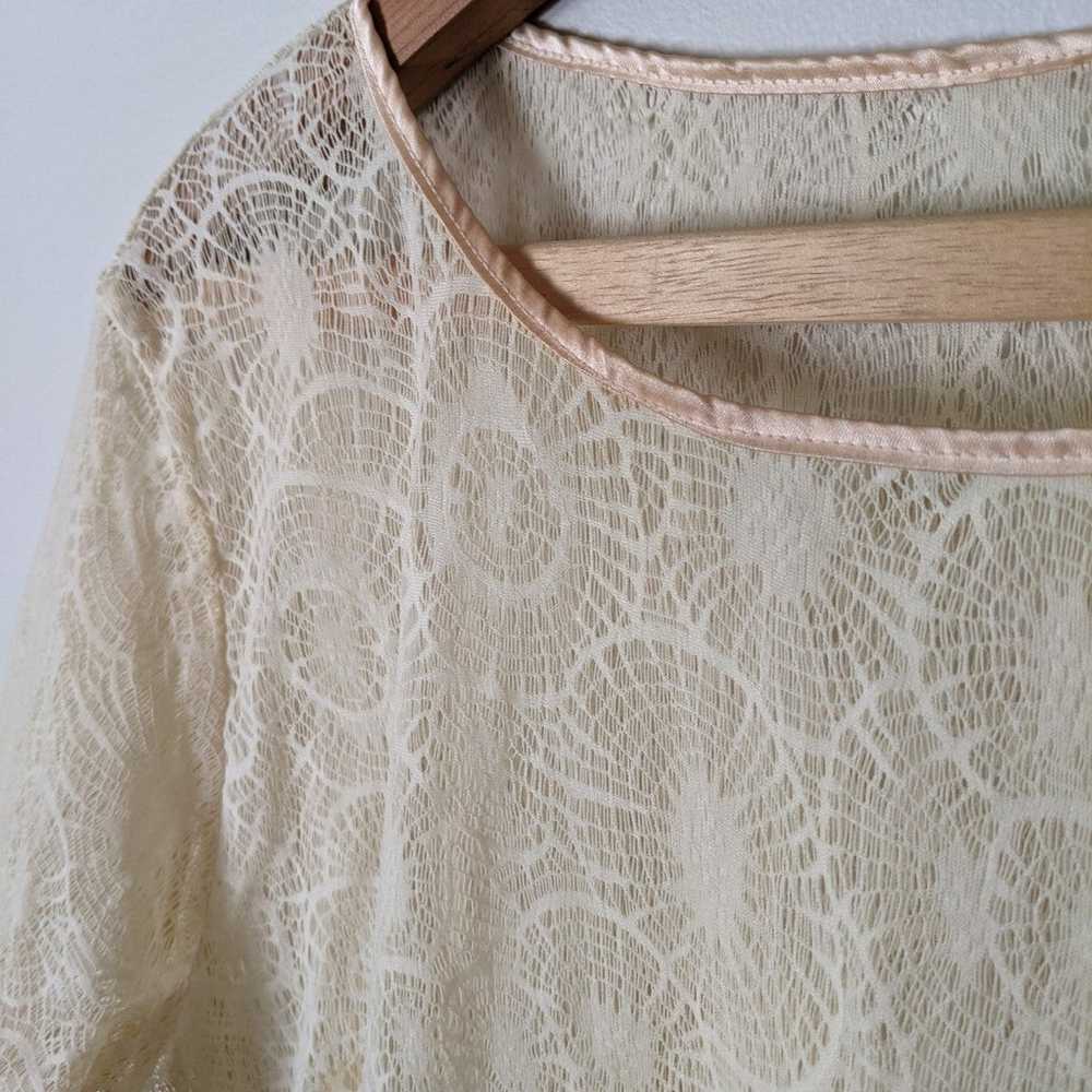 Cream Lace Tee Shirt M/L, American Apparel | shor… - image 4