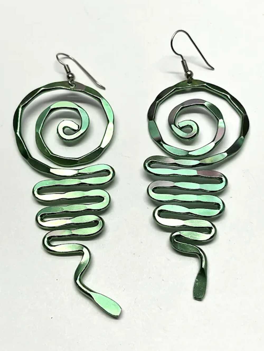 Vintage green wire earrings - image 2