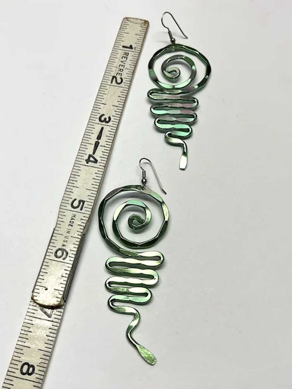 Vintage green wire earrings - image 3